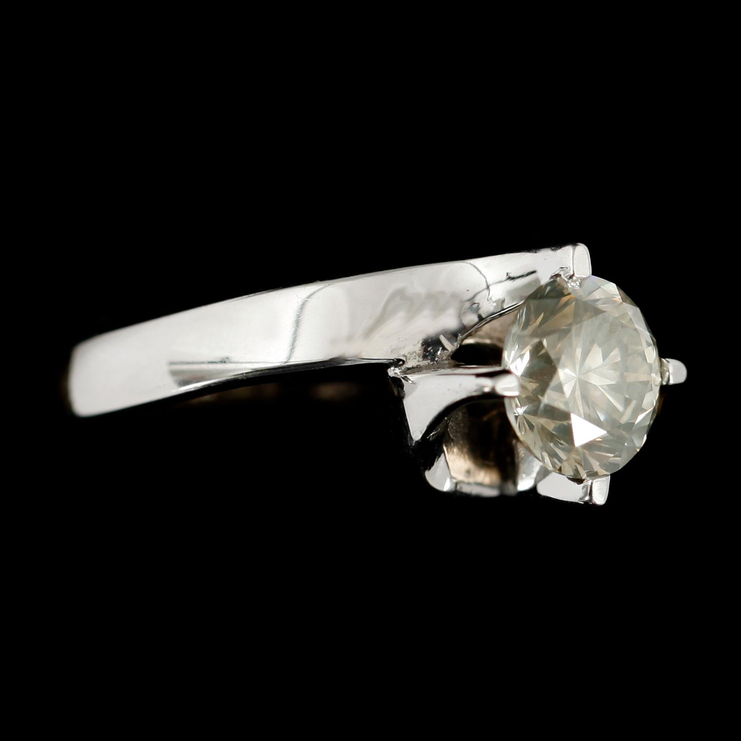 RING, 14 k vitguld, med solitär brijant 2.0 ct.