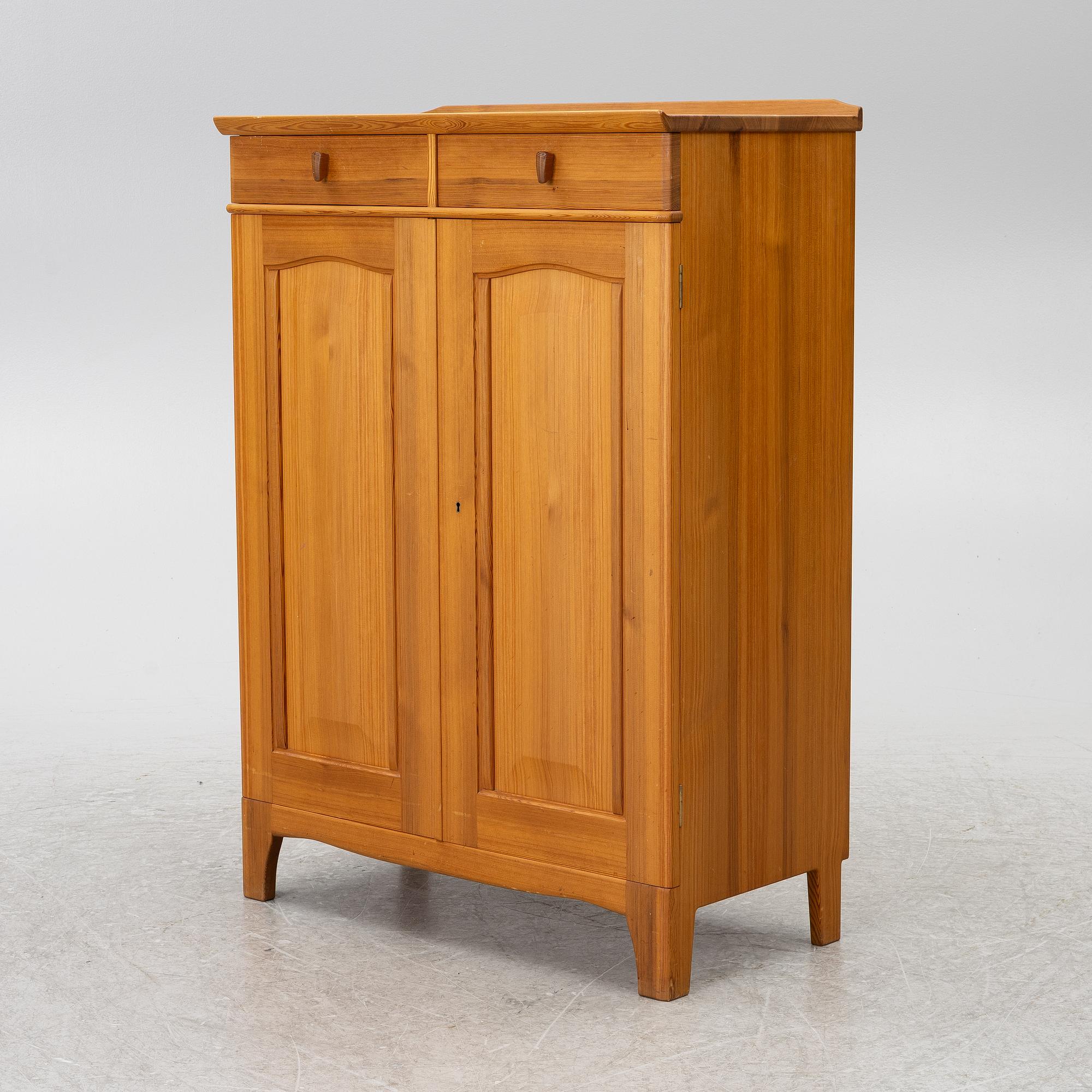 Carl Malmsten, a 'Husmorslyan' sideboard.