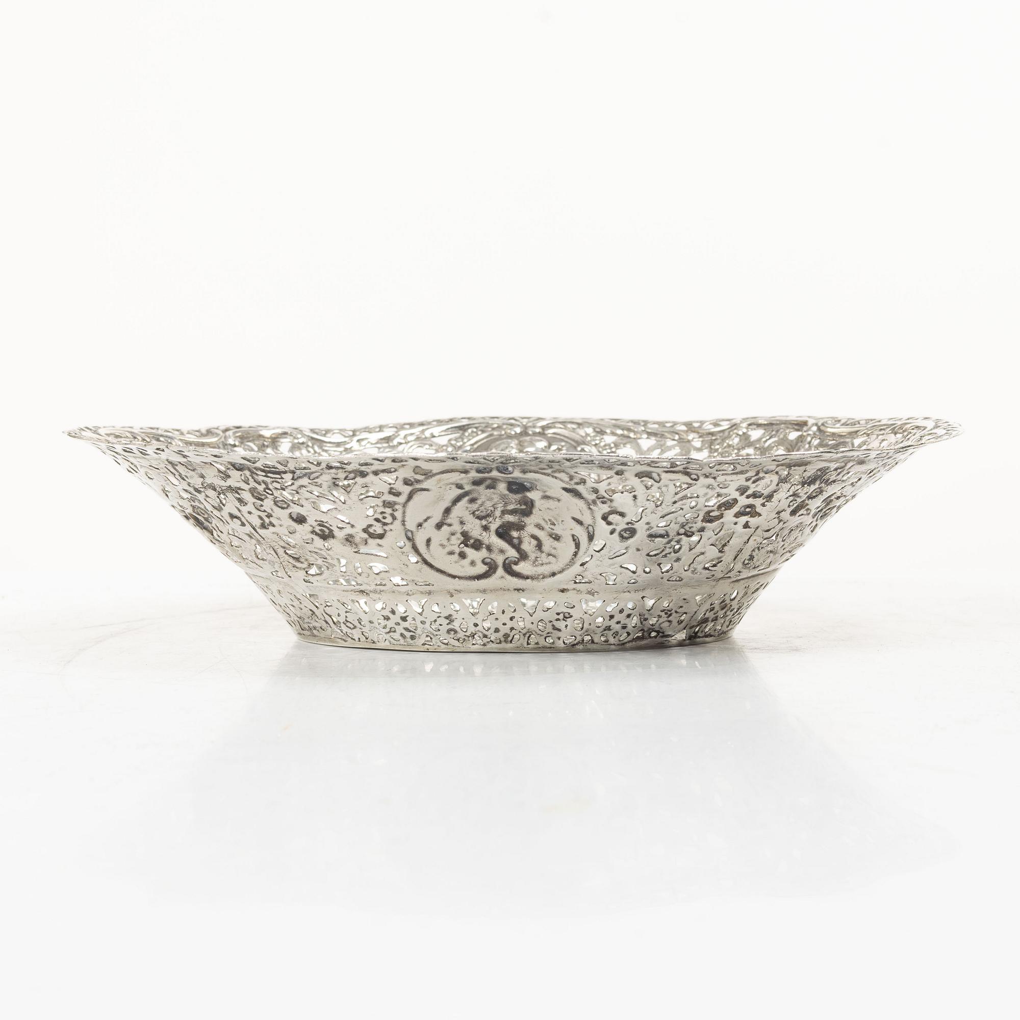 Bread basket/bowl, Baroque style, JL Hultman, Stockholm 1952.