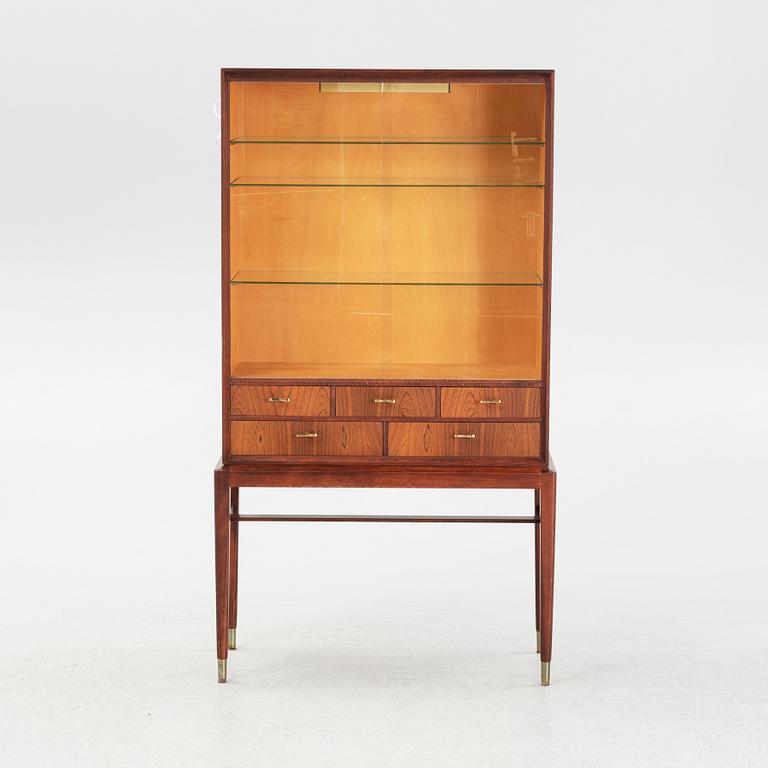 Svante Skogh, vitrinskåp, "Cortina", Seffle Möbelfabrik, formgivet omkring 1956.