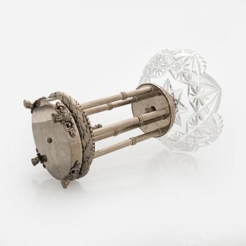 Tarjoilumalja, valkometallia ja kristallia, 1900-luvun alku.