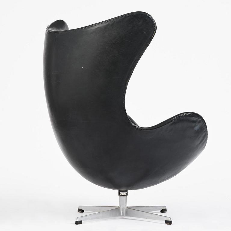 Arne Jacobsen, an "Egg" armchair, Fritz Hansen, Denmark, 1964.
