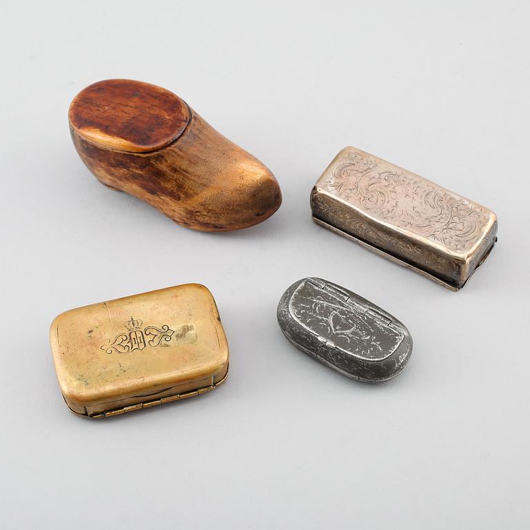 DOSOR, 4 st, metall, trä och silver 1800-tal.