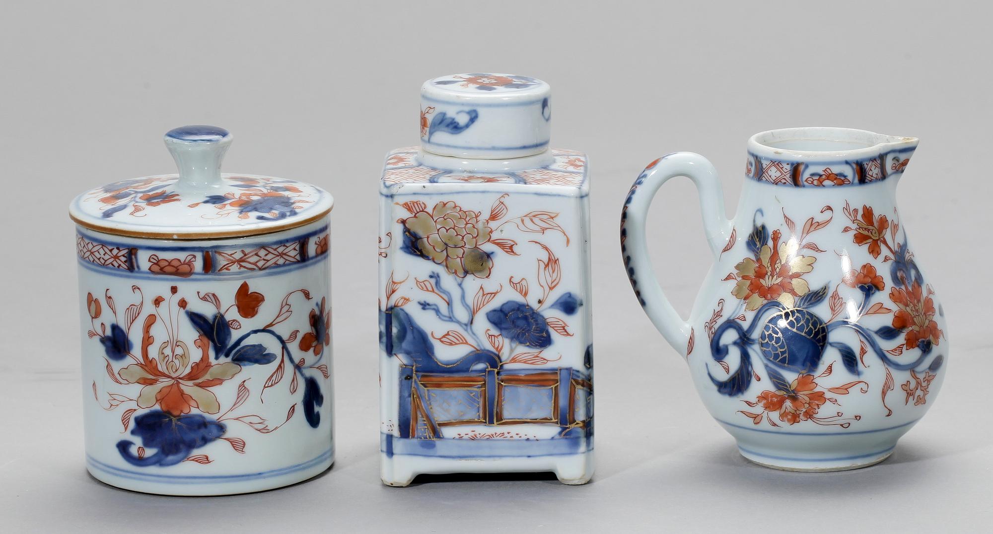 SERVISDELAR,  3 st, porslin, Kina, Qing 1700-tal.