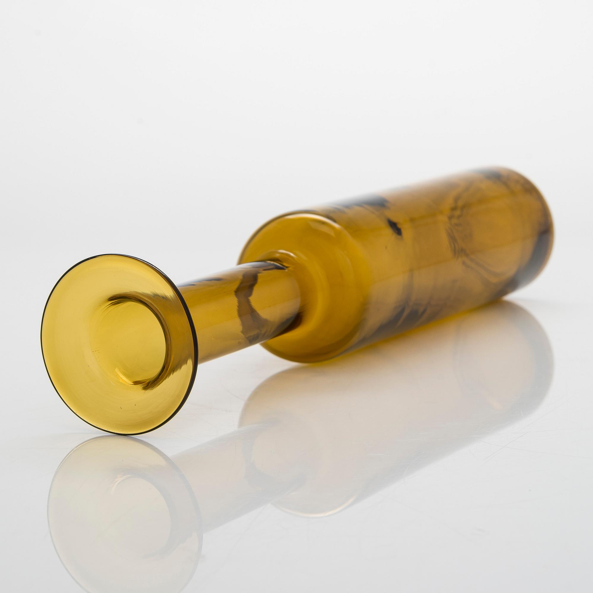 Nanny Still, a glass bottle signed Riihimäen Lasi O.Y Nanny Still.