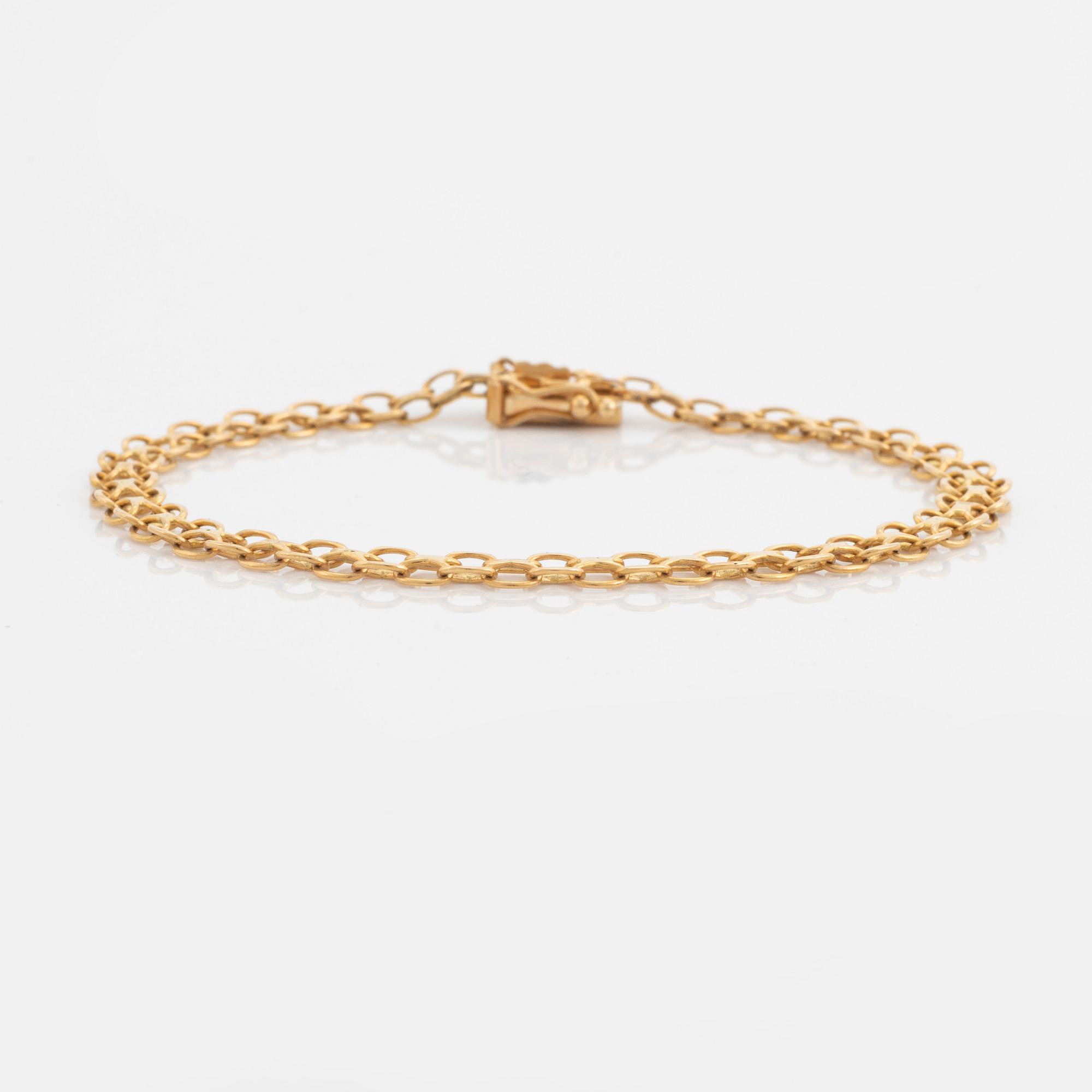 18K gold bracelet.