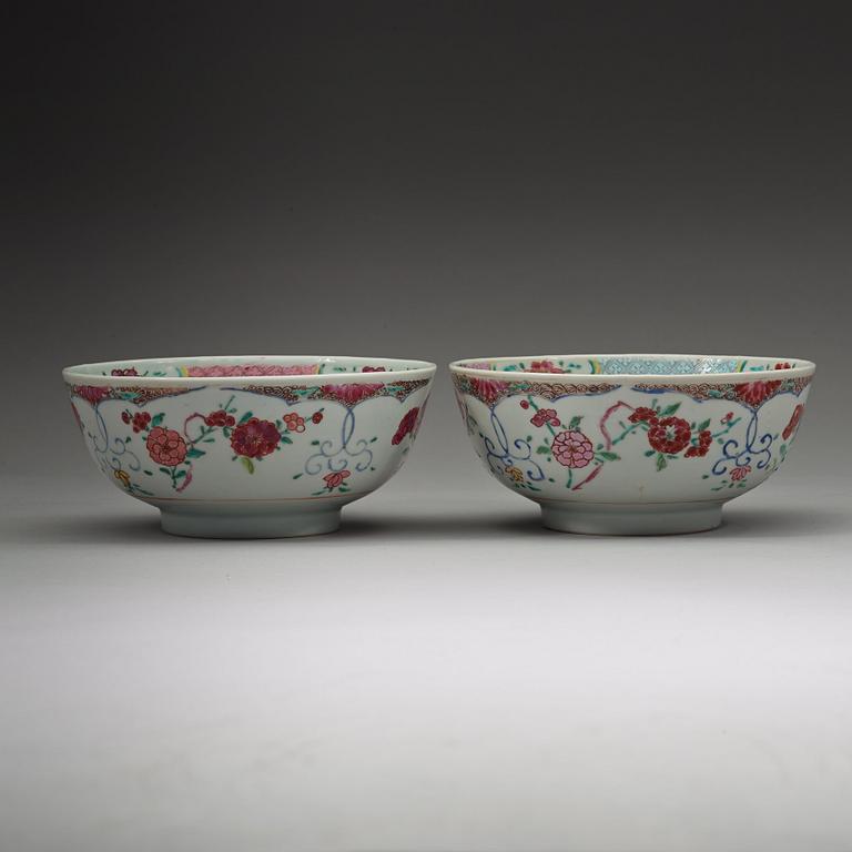 A pair of famille rose bowls, Qing dynasty, Qianlong (1736-95).