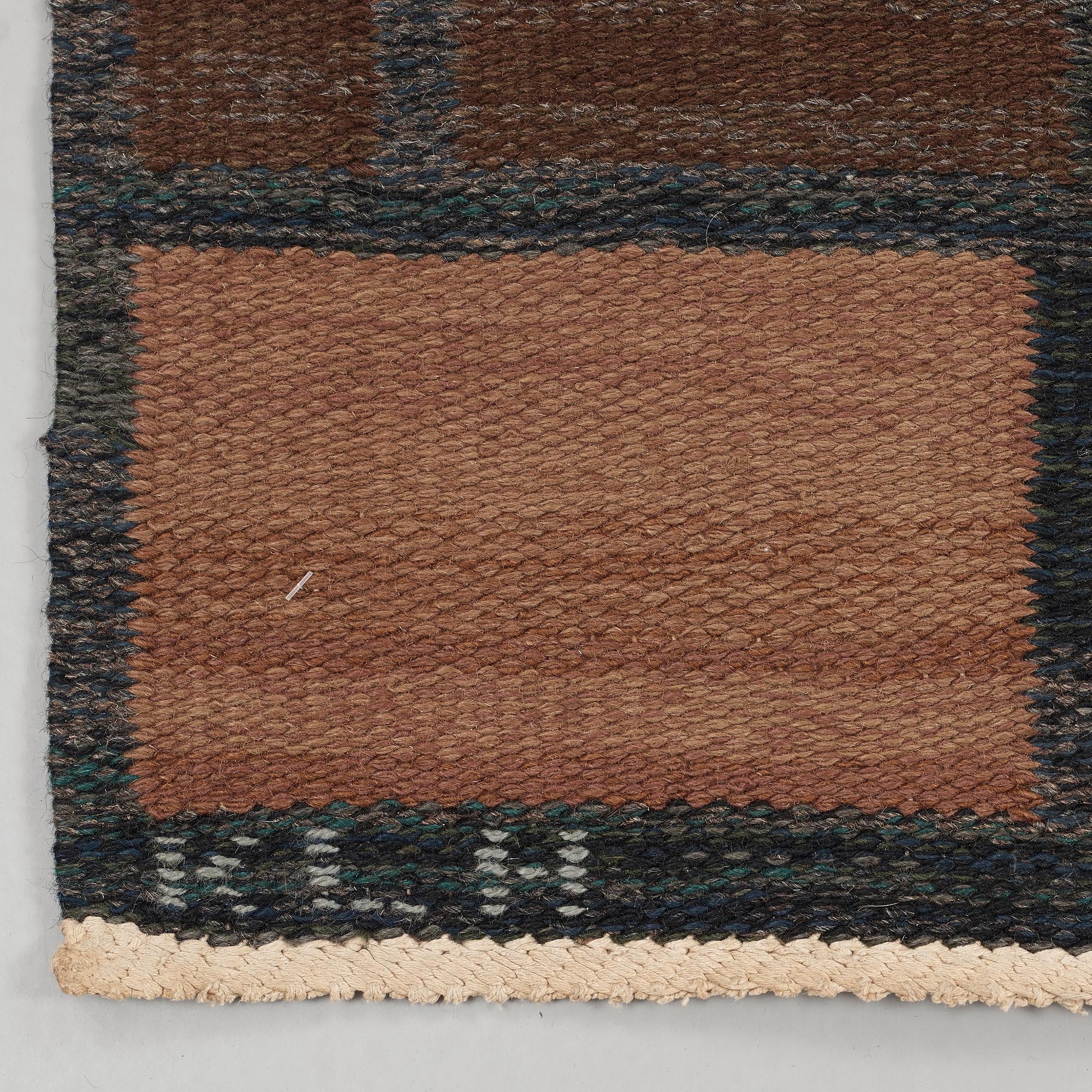 CARPET. Flat weave. 224 x 150,5 cm. Signed KLH IK.
