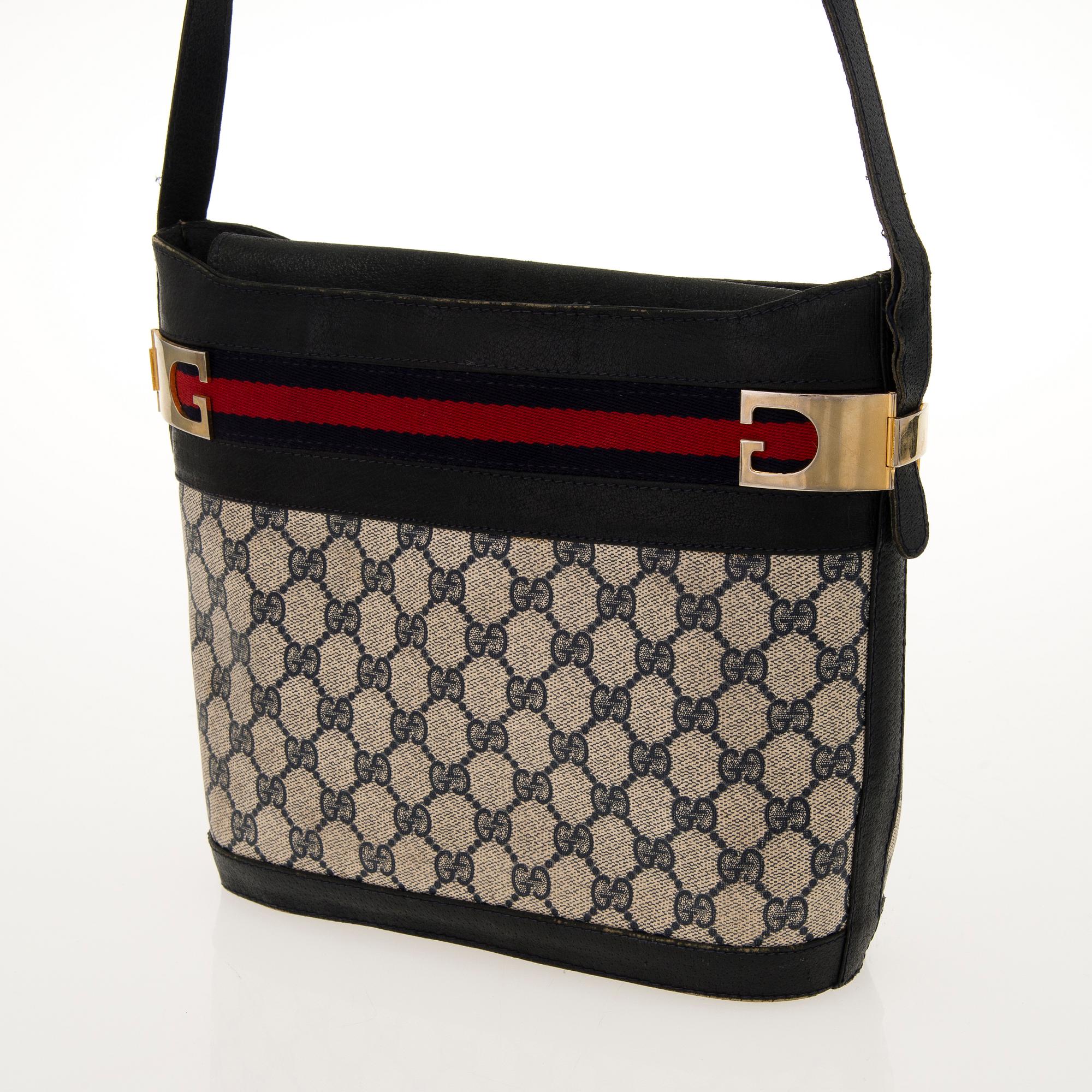 GUCCI, AXELREMSVÄSKA, 1980-tal.