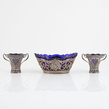 Skål samt vaser, ett par, silver och glas, 1800-1900-tal.