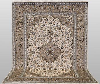 A Keshan carpet, 295 x 199 cm.
