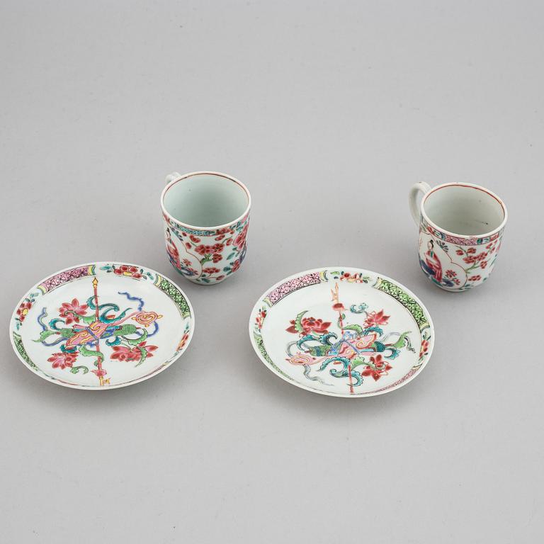 A pair of famille rose cups with dishes, Qing dynasty, Yongzheng (1723-35).