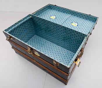KOFFERT, 1900-talets första hälft.