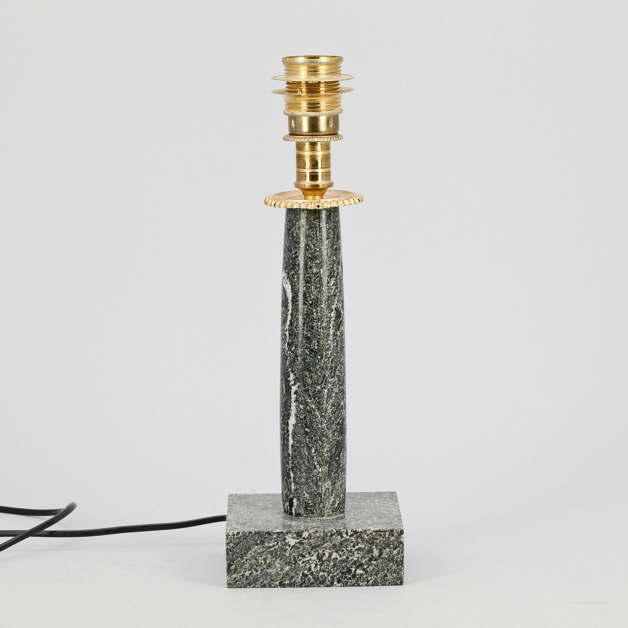 BORDSLAMPA, kolmårdsmarmor, 1900-talets början.