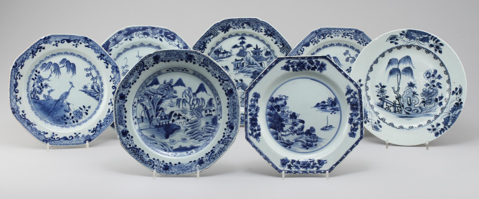 TALLRIKAR, 7 st, porslin, Kina, 1700-tal.