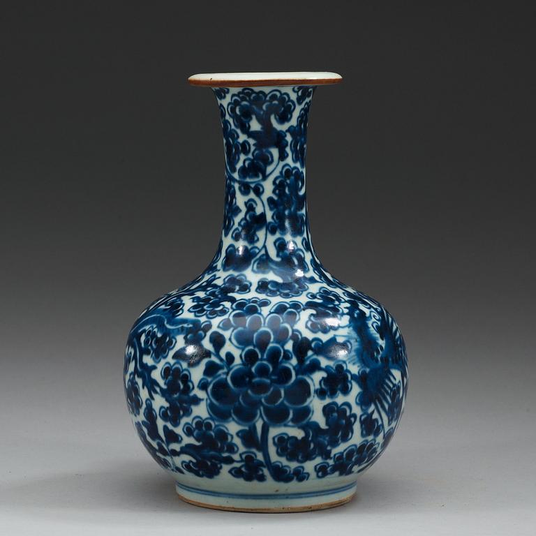 A blue and white kendi, Qing dynasty, early 18th Century.