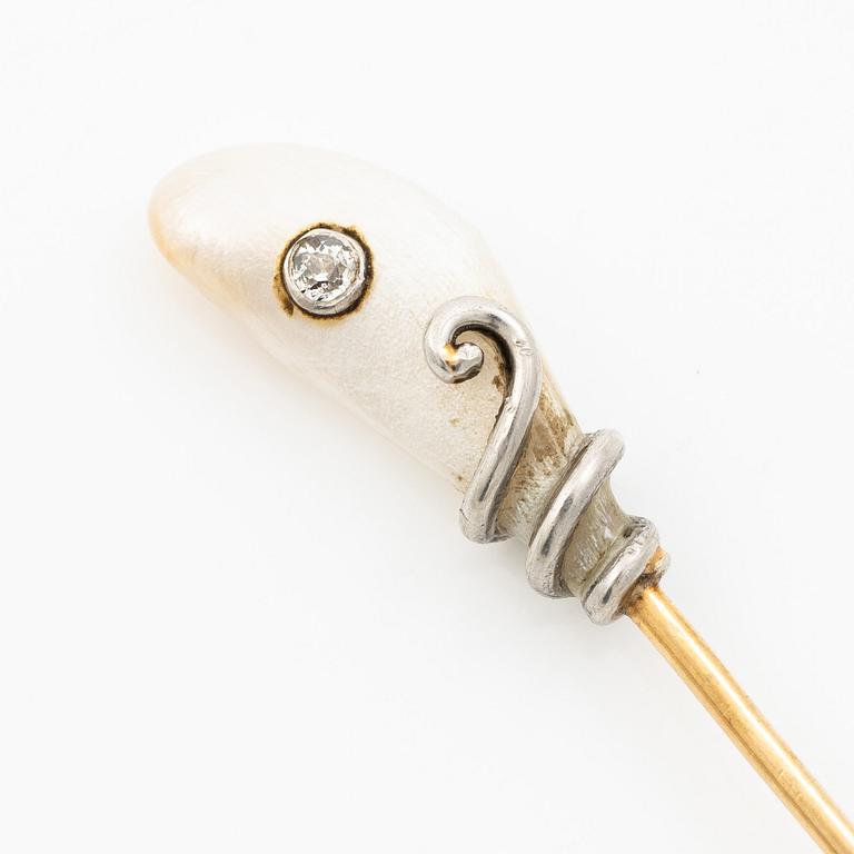 Nål, 14K guld med pärla och gammalslipad diamant.