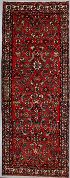 MATTA, Hamadan, sent 1900-tal, ca 275x100 cm.