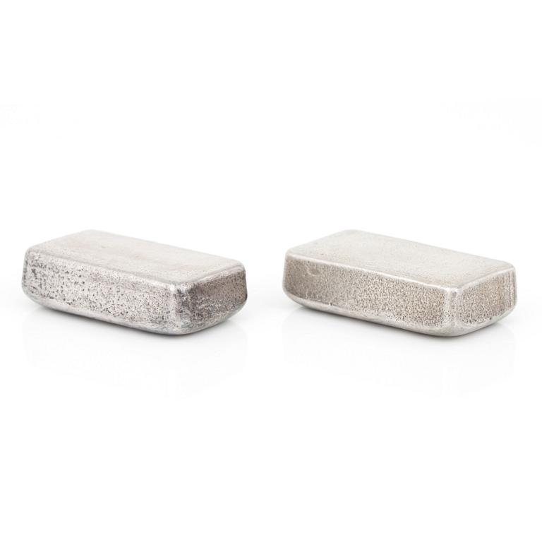 SILVERTACKOR, 2 st, silverhalt 999+, nr 52622 och 52424. Vikt ca 189 g.
