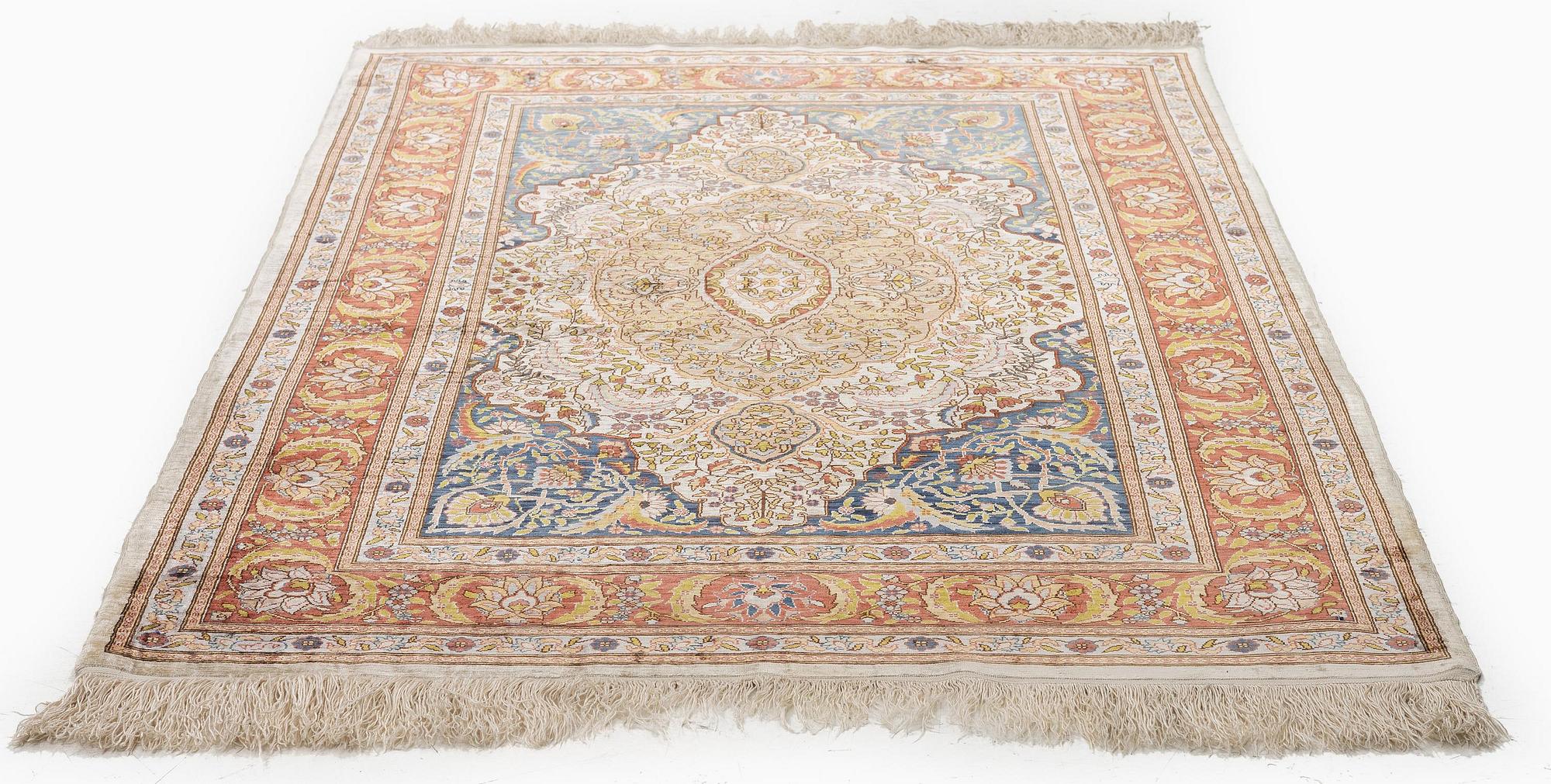 A semi-antique Hereke rug, West Anatolia, c. 135 x 90 cm.