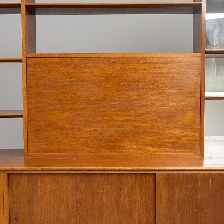 Josef Frank, sideboard med skåp, hyllor, skrivklaff och lådor, Firma Svenskt Tenn, specialbeställning 1940-50-tal.