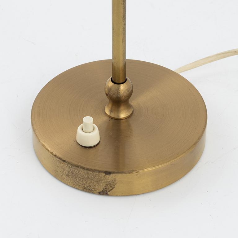 Josef Frank, bordslampa, modell 2332, Firma Svenskt Tenn.