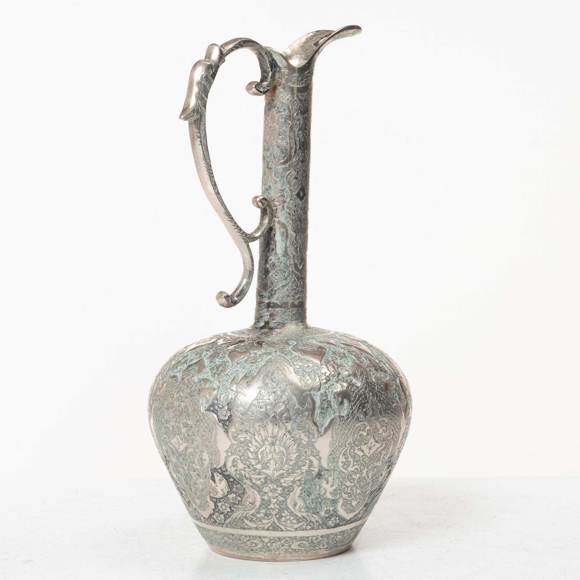 Kanna, silver, persisk, 1900-talest första hälft. Totalvikt 266 gam.