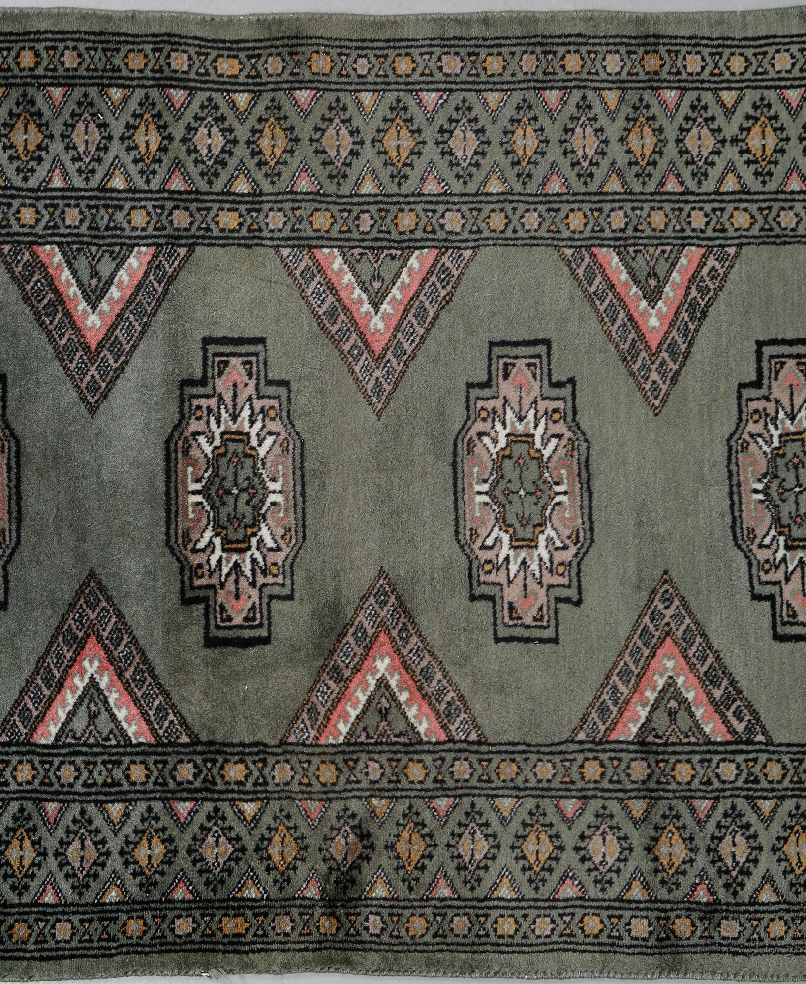 GALLERIMATTA, Pakistan, old, 250x75 cm.