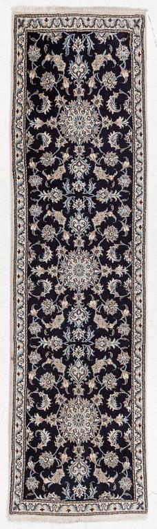Gallery carpet, Nain, approx. 280 x 77 cm.