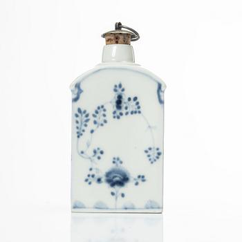 A 'Mussel-pattern' porcelain teacaddy, probably Germany,19th century.