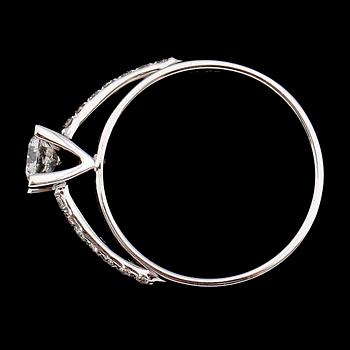 RING, 18 k vitguld, briljantslipade diamanter tot 0.40 ct.