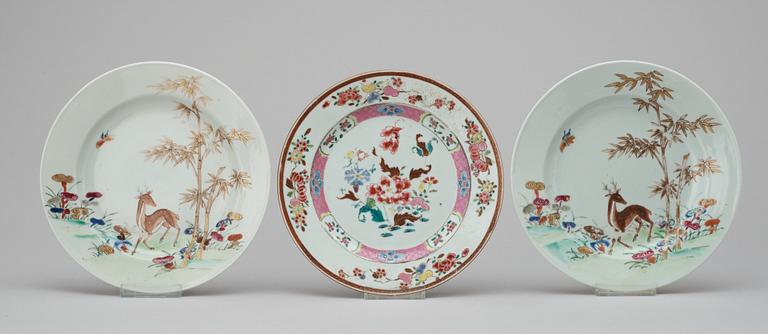Three polychrome plates (2+1), Qing dynasty. Qianlong 1736-95..