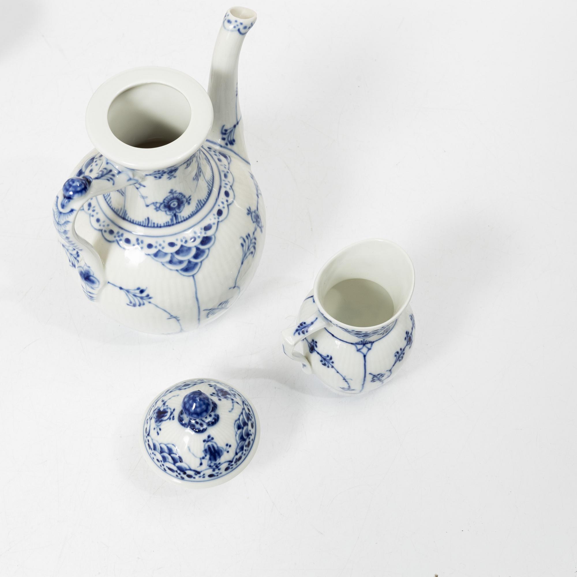 Royal Copenhagen, A 28-piece half lace porcelain servicem 'Blue Fluted', Denmark, 1960-68.