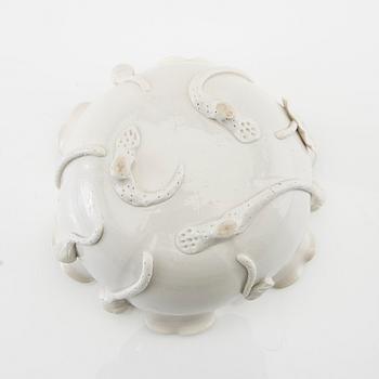 Bowl, China, late Qing dynasty, circa 1900, porcelain.