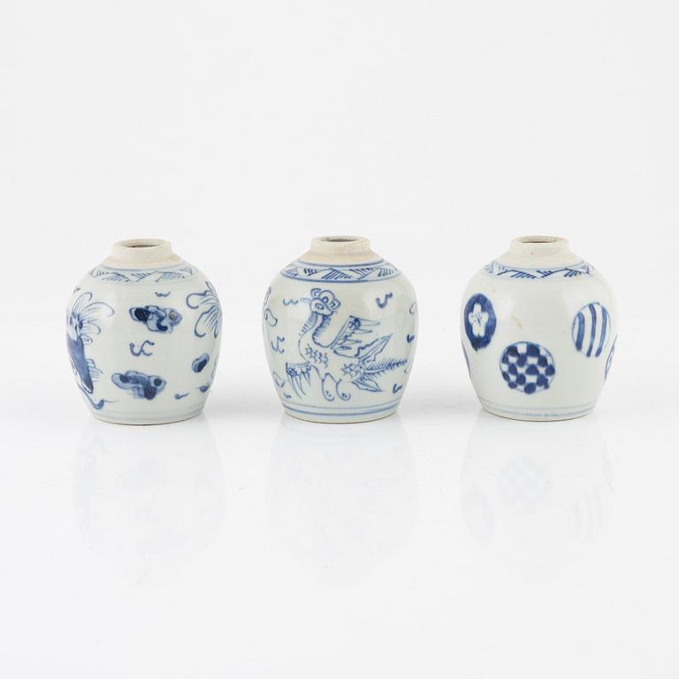 Bojaner, åtta stycken, porslin, Kina, 1800-tal.