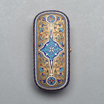 CIGARETTETUI, cloisonné emalj och förgyllt silver, St:Petersburg 1880-tal, Hlebnikov, vikt 124 g.