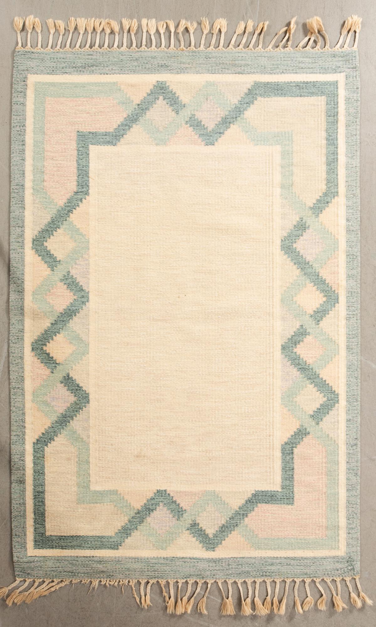 Anna-Johanna Ångström,  matta rölakan signerad ca 200x137 cm.