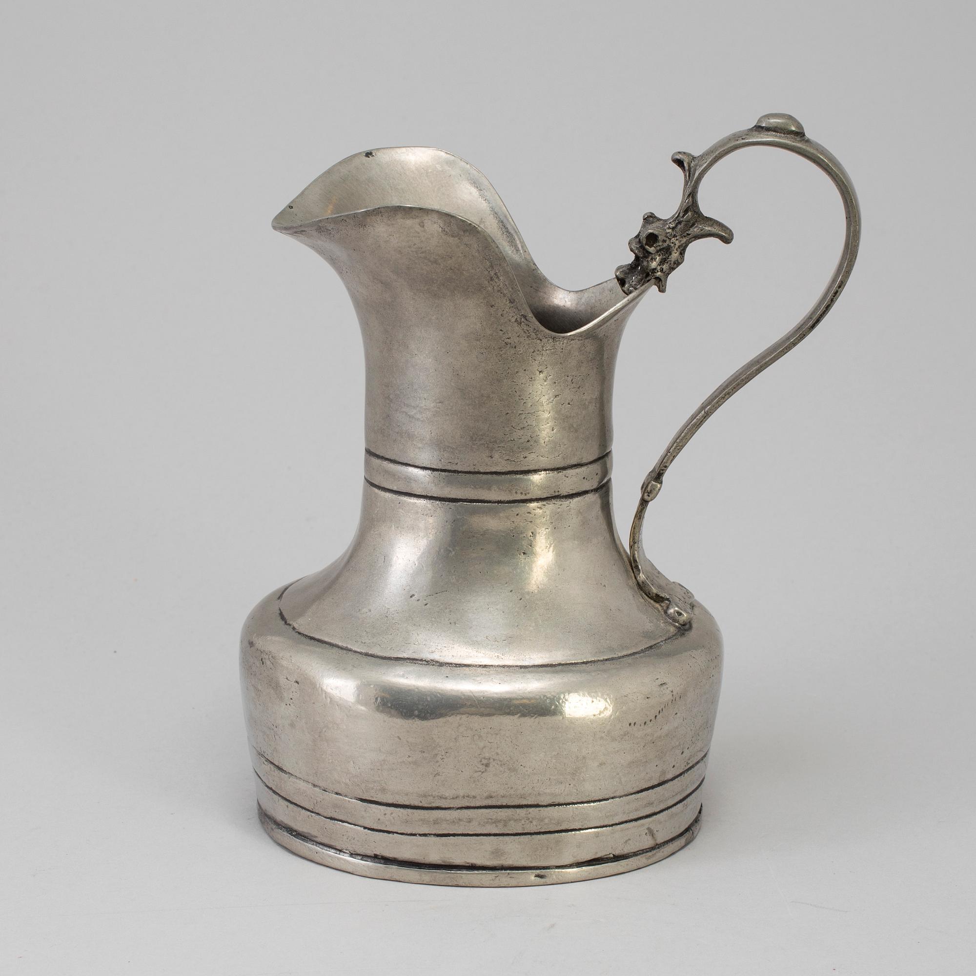 A Baroque style tinn jar, 1800-/1900s.