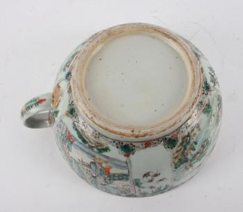 SKÅL med HÄNKEL, porslin, Kina, 1800-tal.