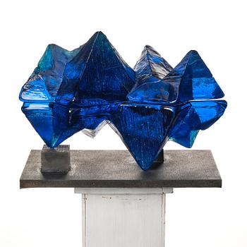 Edvin Öhrström, skulptur, "Isig prisma", gjutet glas, Orrefors eller Lindshammars glasbruk, 1950-60-tal.