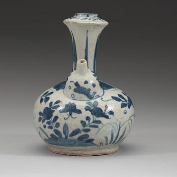 A blue and white kraak kendi, Ming dynasty Wanli (1572-1620).