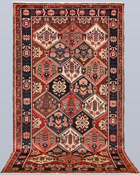 A rug, Bakhtiari, approx. 296 x 159 cm.
