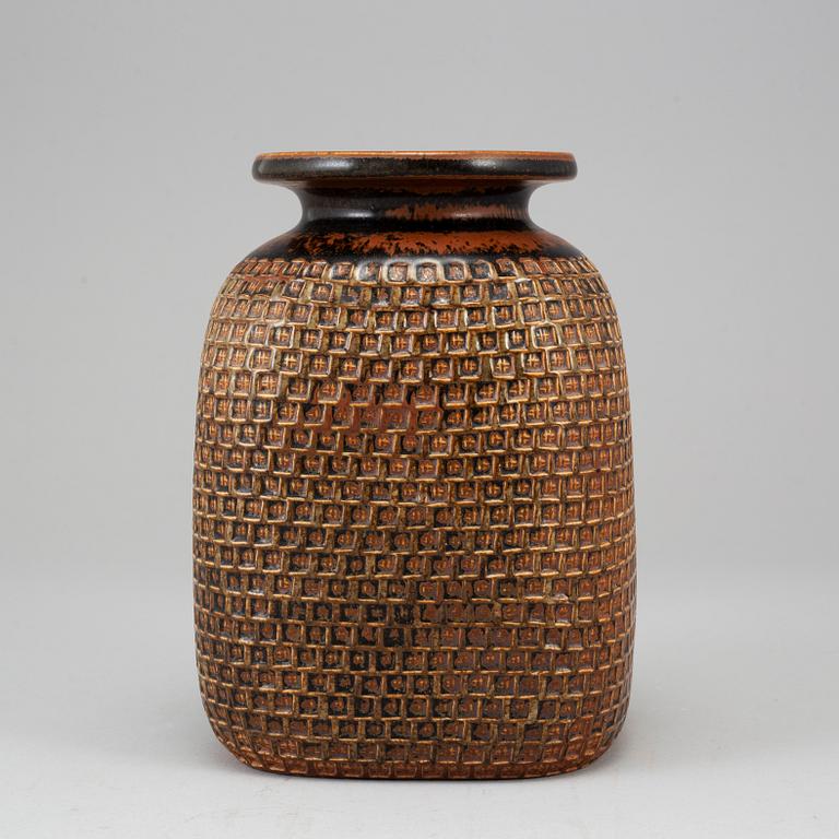 STIG LINDBERG, a stoneware vase, Gustavsberg studio, Sweden 1967.