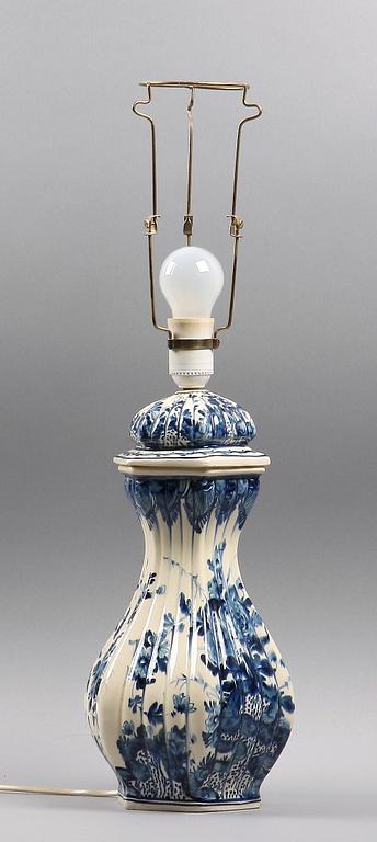 BORDSLAMPA, fajans, Italien.