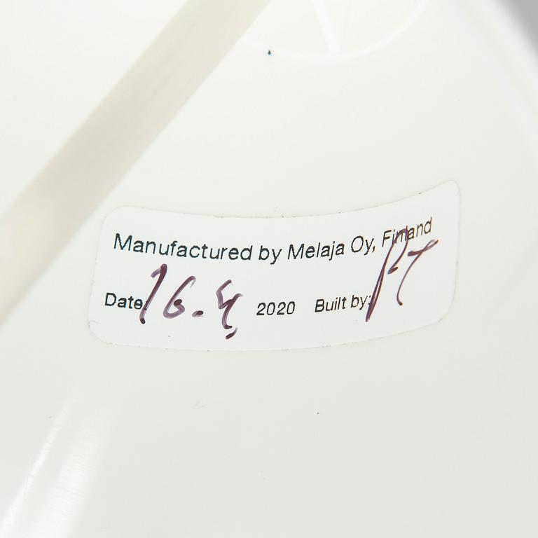 Eero Aarnio, kattovalaisin, "Ring", Melaja Oy 2009.