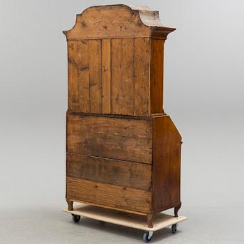 SKRIVSKÅP, rokoko, 1700-talets mitt.