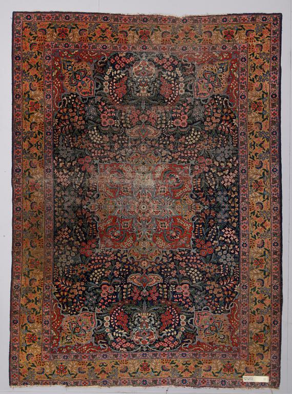 MATTA, orient, semiantik, ca 315 x 228 cm.