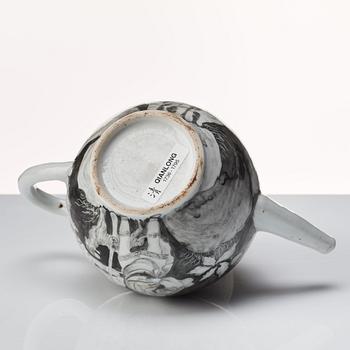 A grisaille and gold tea pot with cover, Qing dynasty, Qianlong (1736-95).