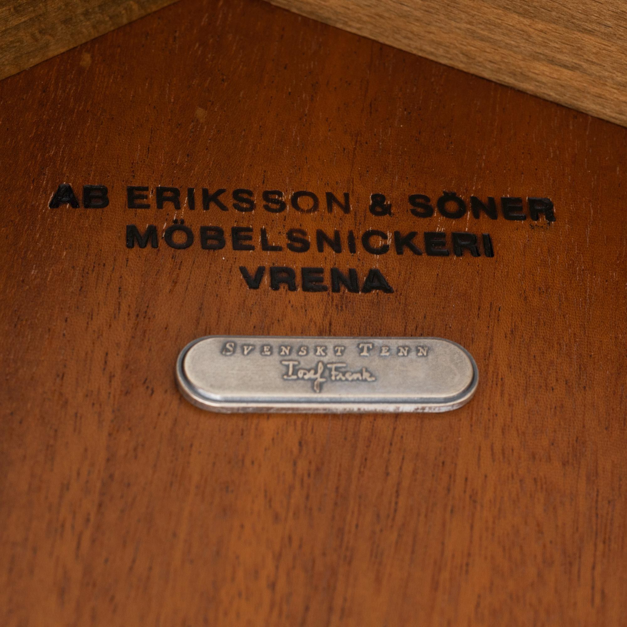 Josef Frank, soffbord, modell 2139, Firma Svenskt Tenn, efter 1985.