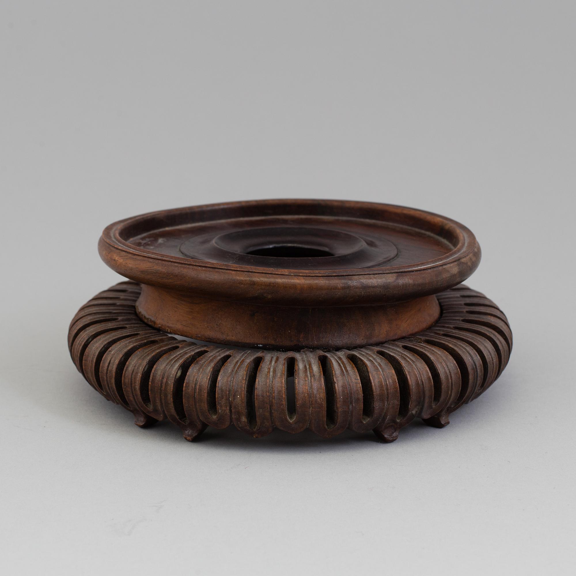 A korean 19th century porcelain bottle vase.